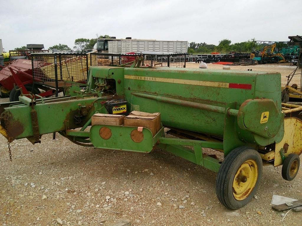 John Deere 346 Equipment Image0