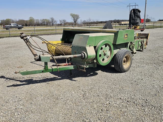 Image of John Deere 347 equipment image 1