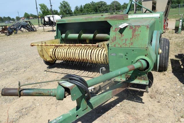 Image of John Deere 347 equipment image 4