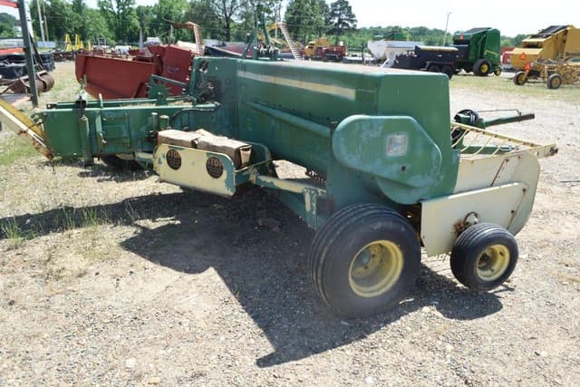 Image of John Deere 347 equipment image 1