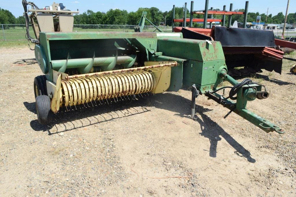 John Deere 347 Equipment Image0