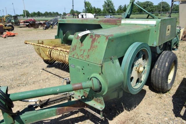 Image of John Deere 347 equipment image 3