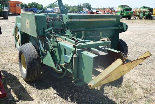 Image of John Deere 347 equipment image 2