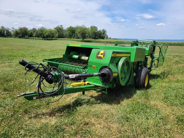 Image of John Deere 348 equipment image 1