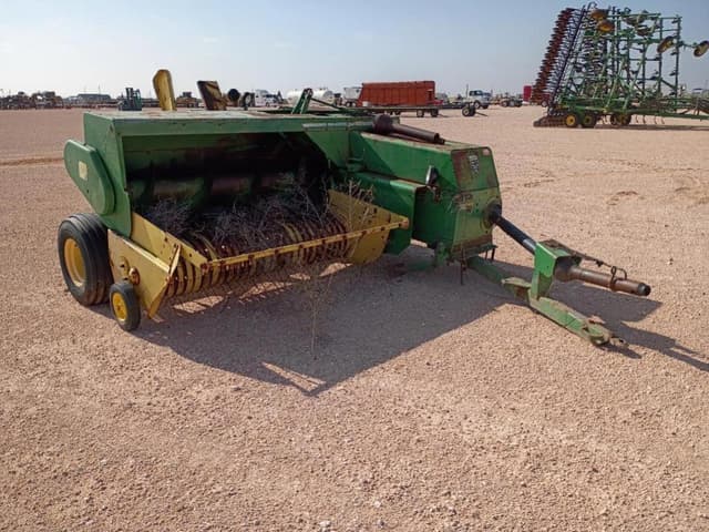 Image of John Deere 348 equipment image 4