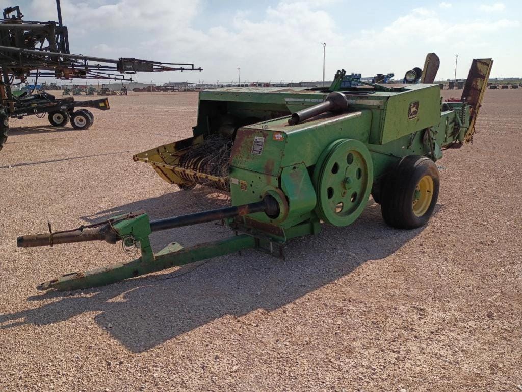 John Deere 348 Equipment Image0
