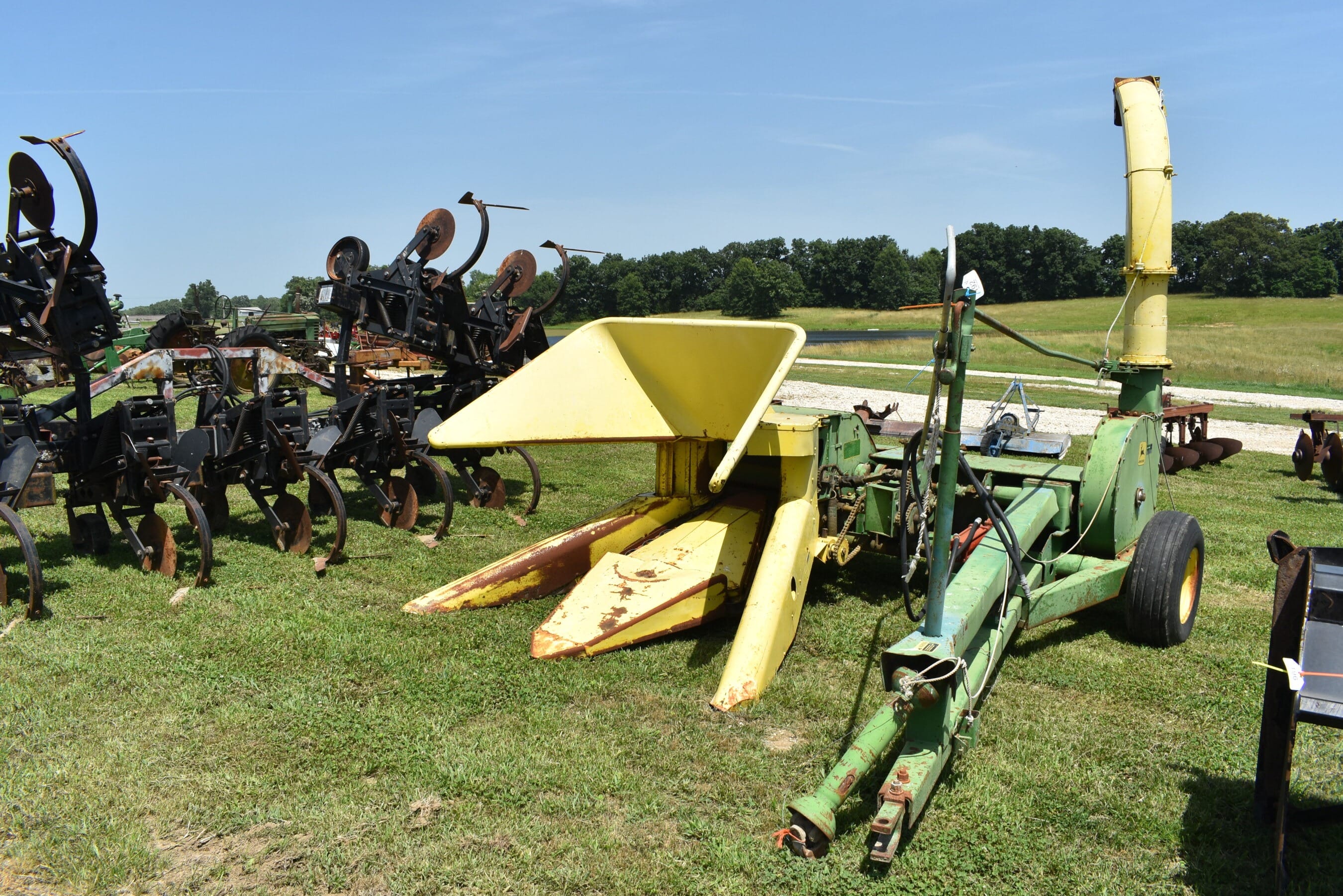 John Deere 35 Equipment Image0