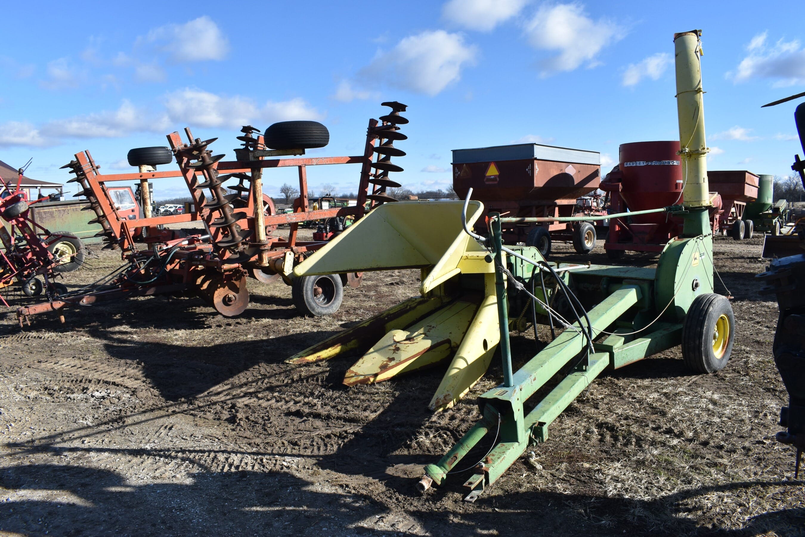 John Deere 35 Equipment Image0