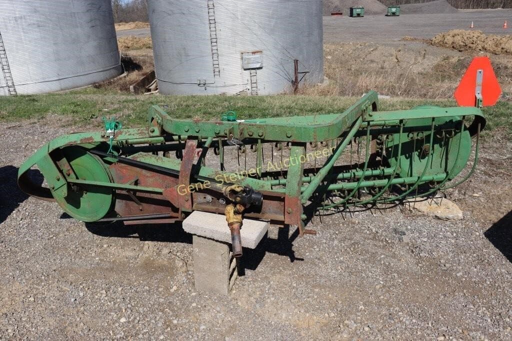 Image of John Deere 350 Image 0