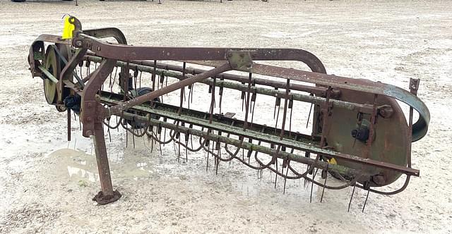 Image of John Deere 350 equipment image 1