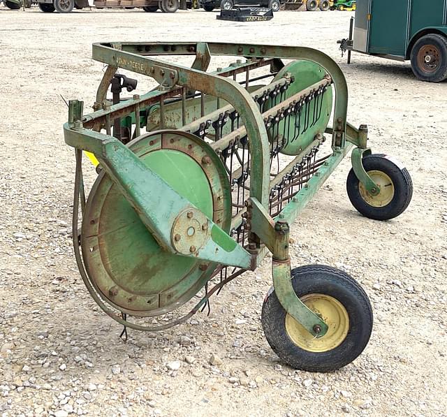 Image of John Deere 350 equipment image 2