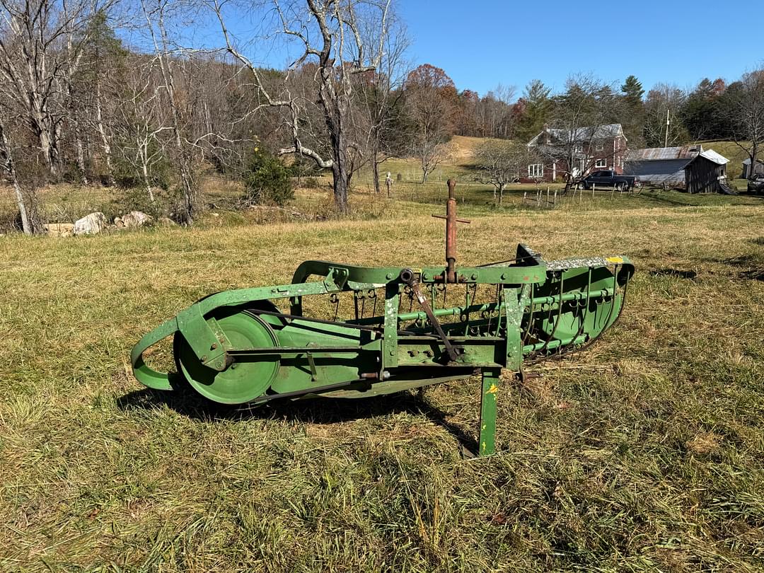 Image of John Deere 350 Image 1