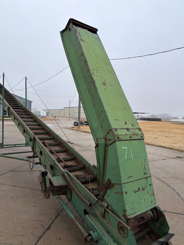 Image of John Deere 350 equipment image 3