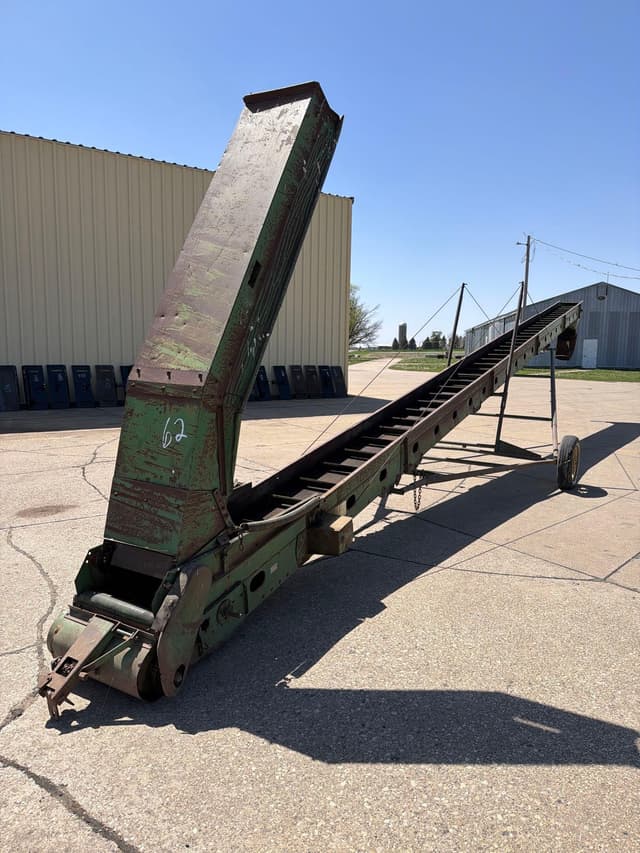 Image of John Deere 350 equipment image 2