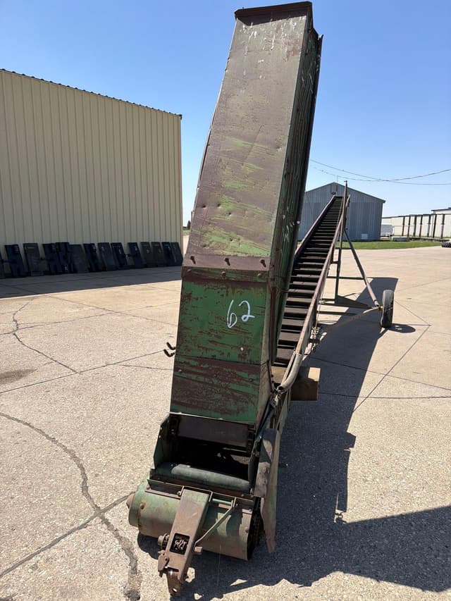 Image of John Deere 350 equipment image 3