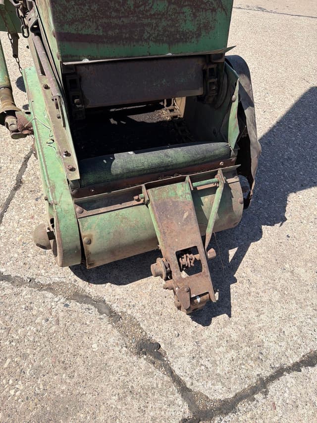 Image of John Deere 350 equipment image 4