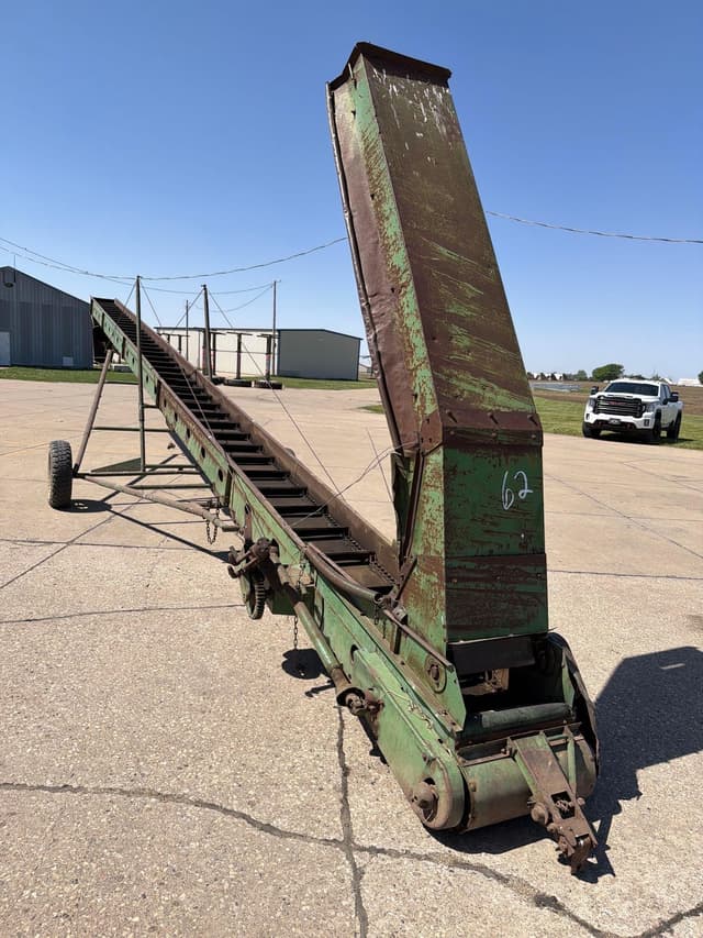 Image of John Deere 350 equipment image 1