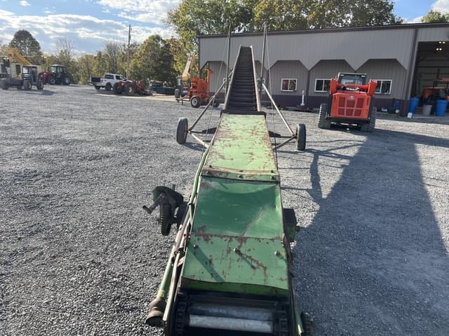 Image of John Deere 350 equipment image 2