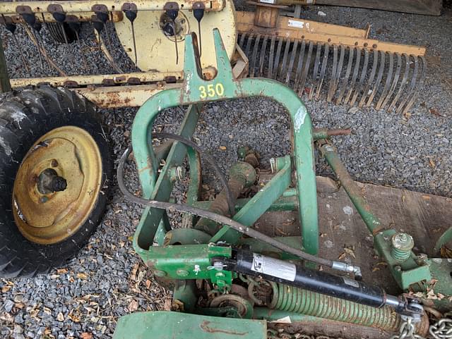 Image of John Deere 350 equipment image 3