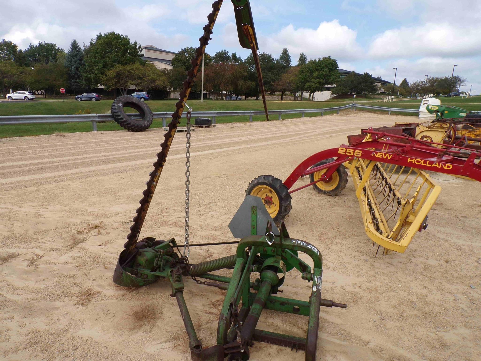 John Deere 350 Equipment Image0