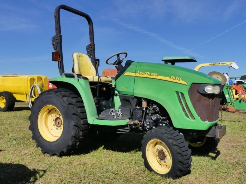 Main image John Deere 3520