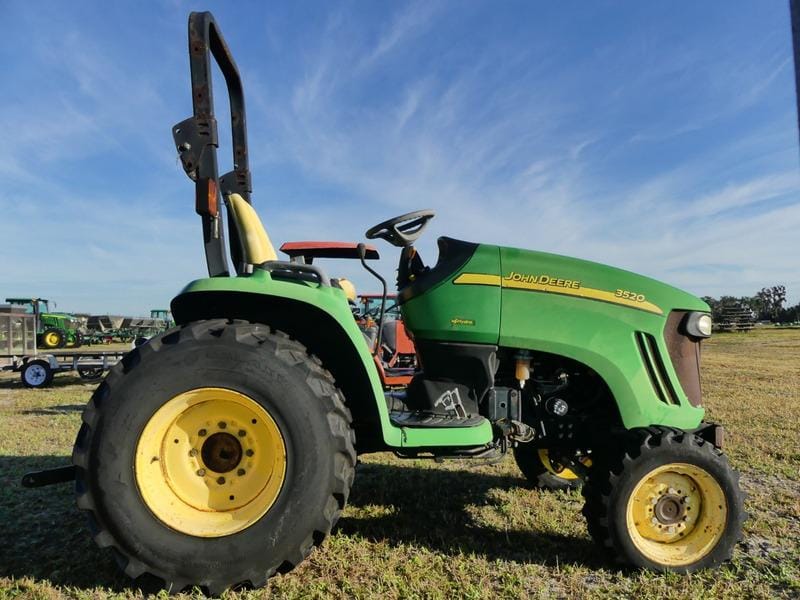 Main image John Deere 3520