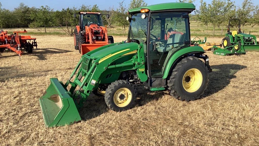 Main image John Deere 3520