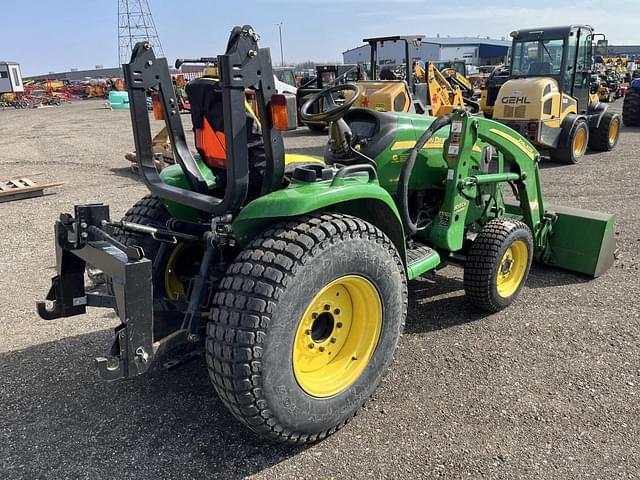 Image of John Deere 3520 equipment image 3