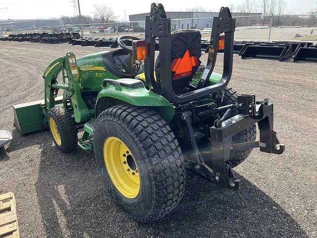 Image of John Deere 3520 equipment image 4