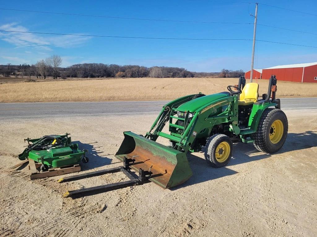 Image of John Deere 3520 Primary image