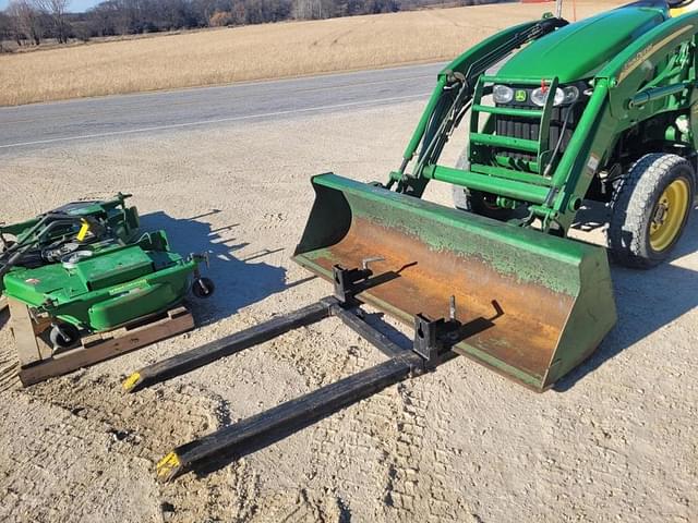 Image of John Deere 3520 equipment image 3