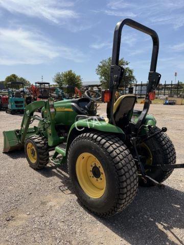 Image of John Deere 3520 equipment image 2