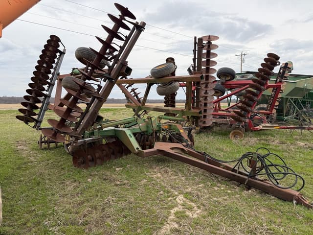 Image of John Deere 630 equipment image 1