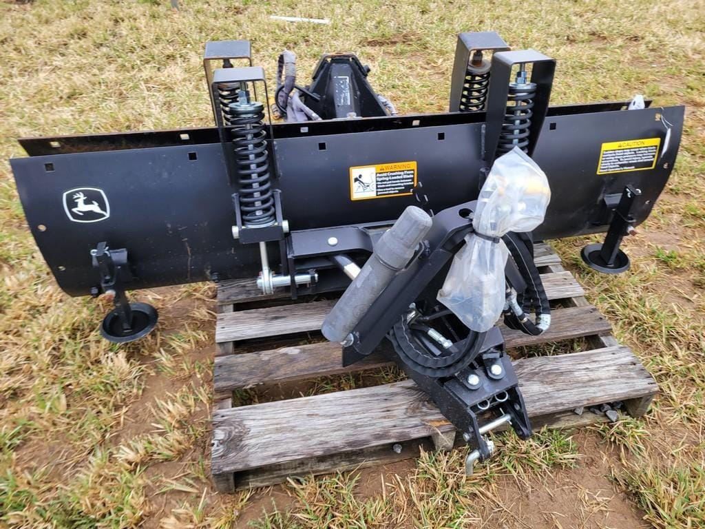 John Deere 366 Equipment Image0