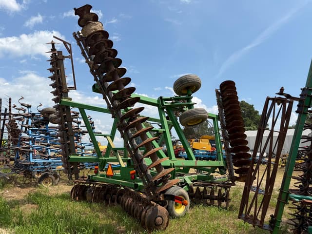 Image of John Deere 637 equipment image 2