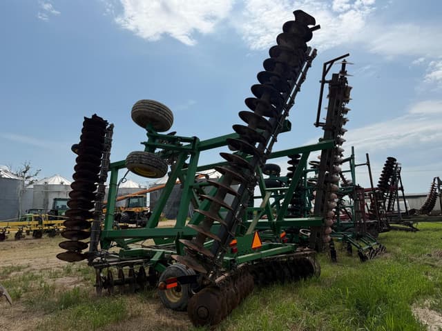 Image of John Deere 637 equipment image 3