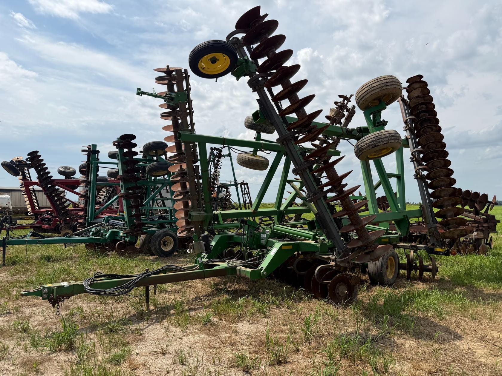 John Deere 637 Equipment Image0