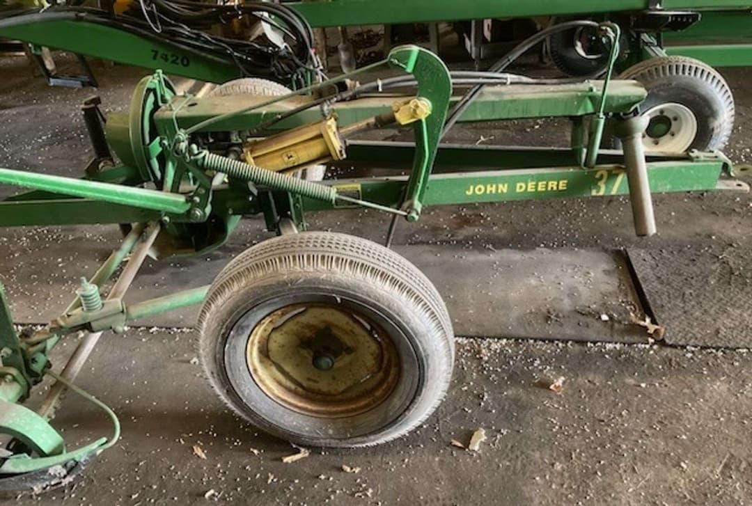 Image of John Deere 37 Image 1