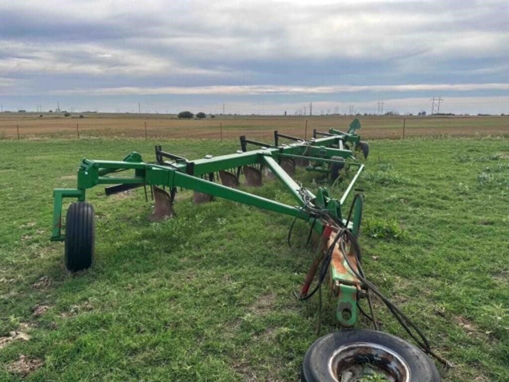 John Deere 3700 Equipment Image0
