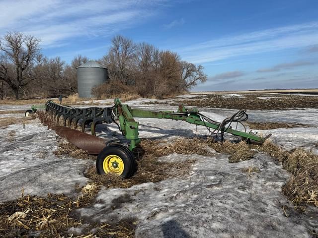 Image of John Deere 3700 equipment image 1