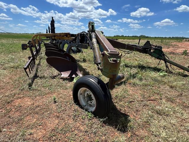 Image of John Deere 3700 equipment image 1