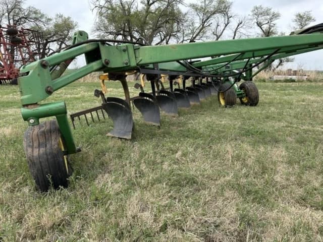 Image of John Deere 3710 equipment image 1