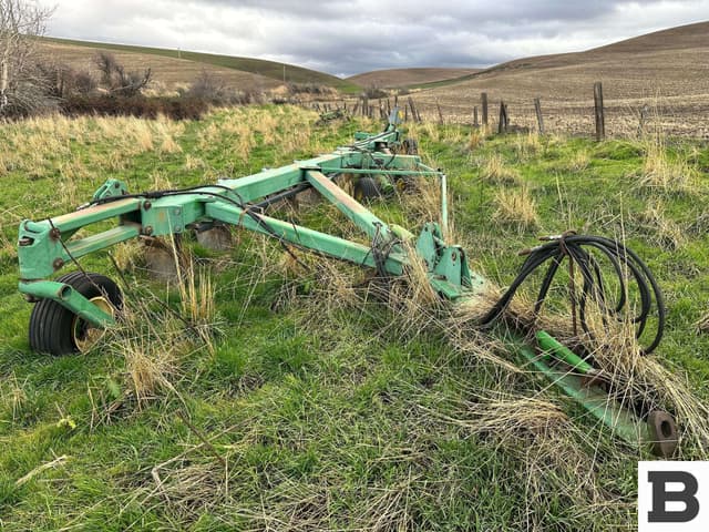 Image of John Deere 3710 equipment image 1