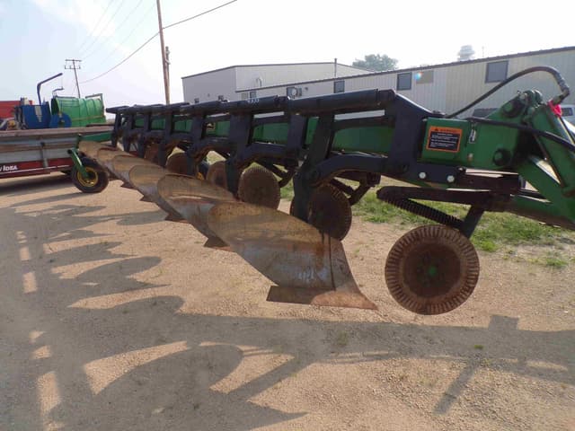 Image of John Deere 3710 equipment image 2