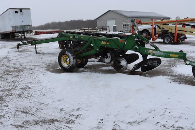 Image of John Deere 3710 equipment image 4