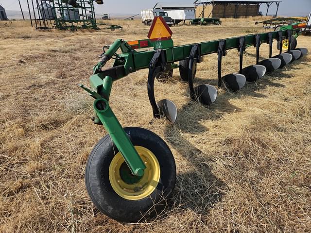 Image of John Deere 3710 equipment image 1