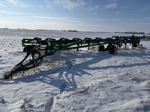 Image of John Deere 3710 equipment image 1