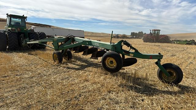 Image of John Deere 3710 equipment image 1