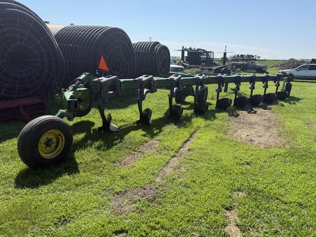 Image of John Deere 3710 equipment image 3