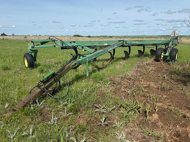 Image of John Deere 3710 equipment image 1